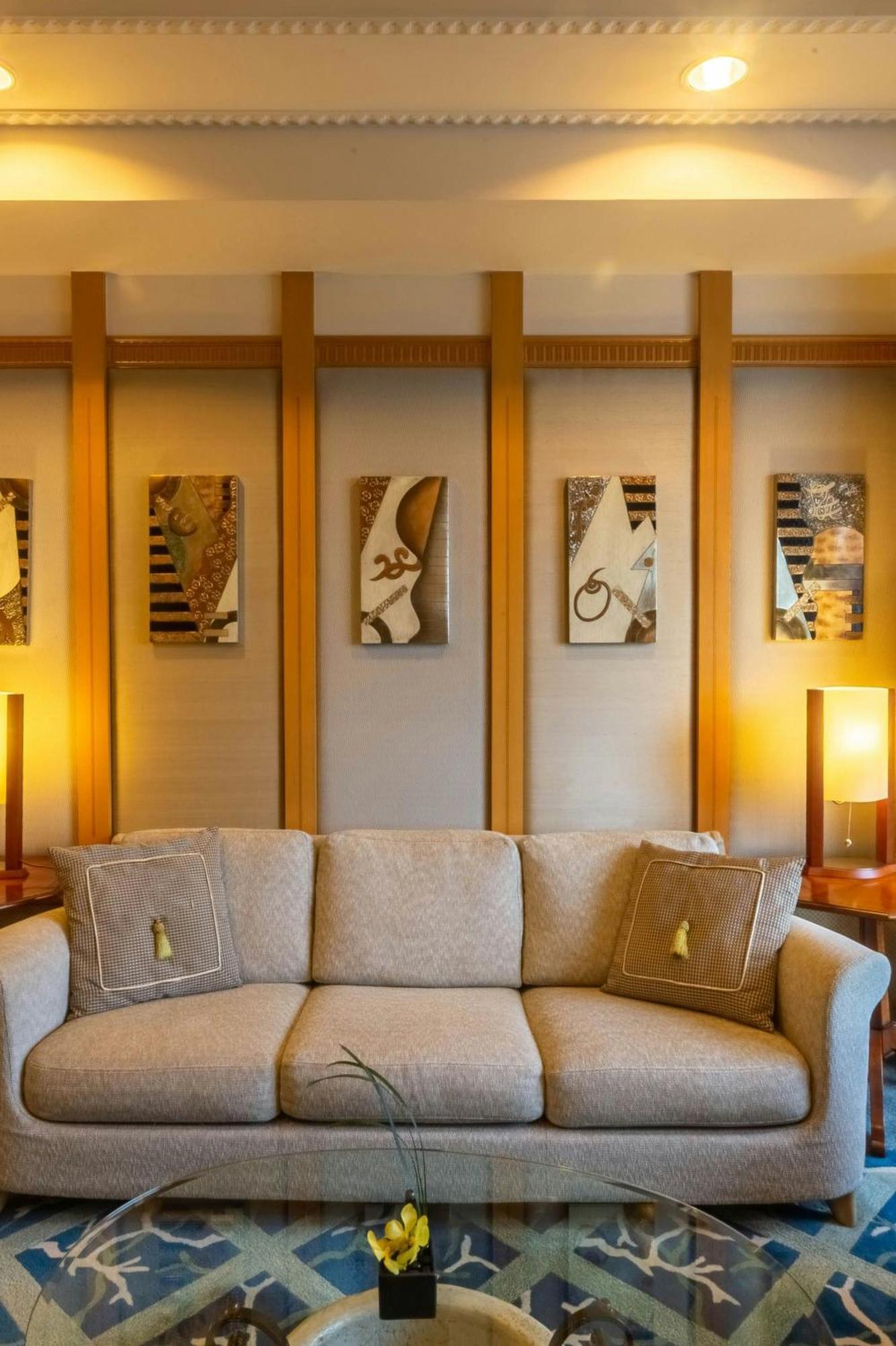 Hotel Renaissance Riverside Saigon 5*