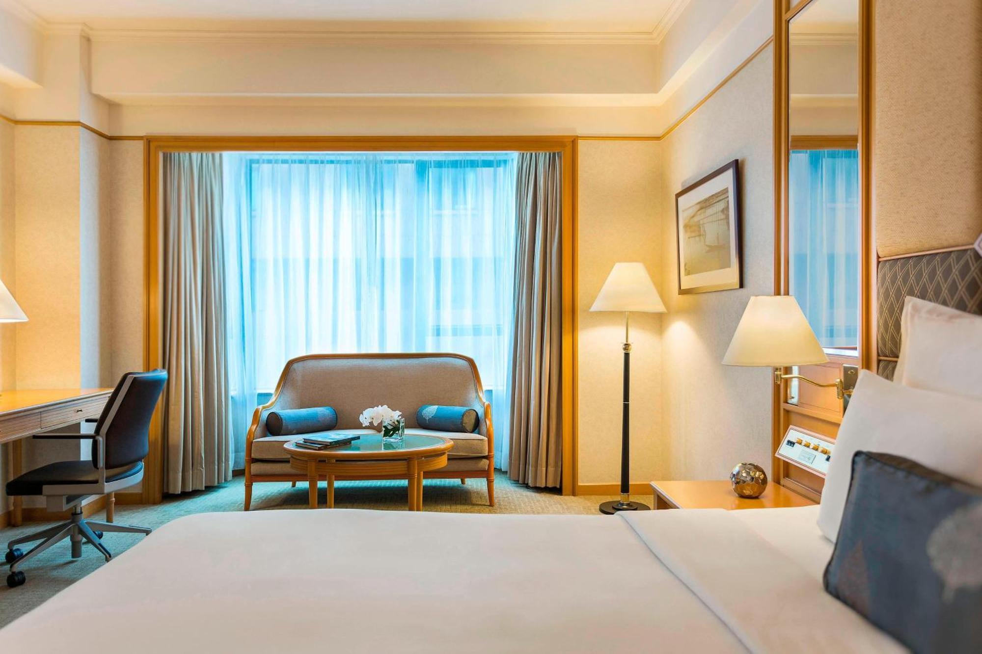 Renaissance Riverside Saigon होटल 5*